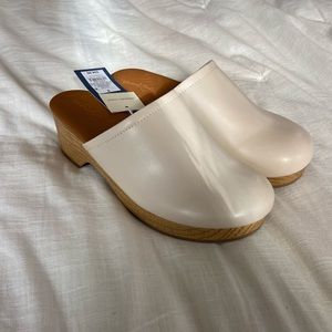 NWT | universal thread Magnolia heels/clogs | Size 8 | New in box